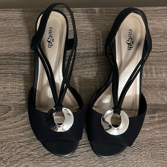 East 5th Ravena Black Wedge Sandals - Picture 3 of 12